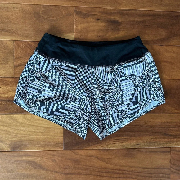 Nike Pants - Nike Running Black and White Geometric Print Shorts size Small